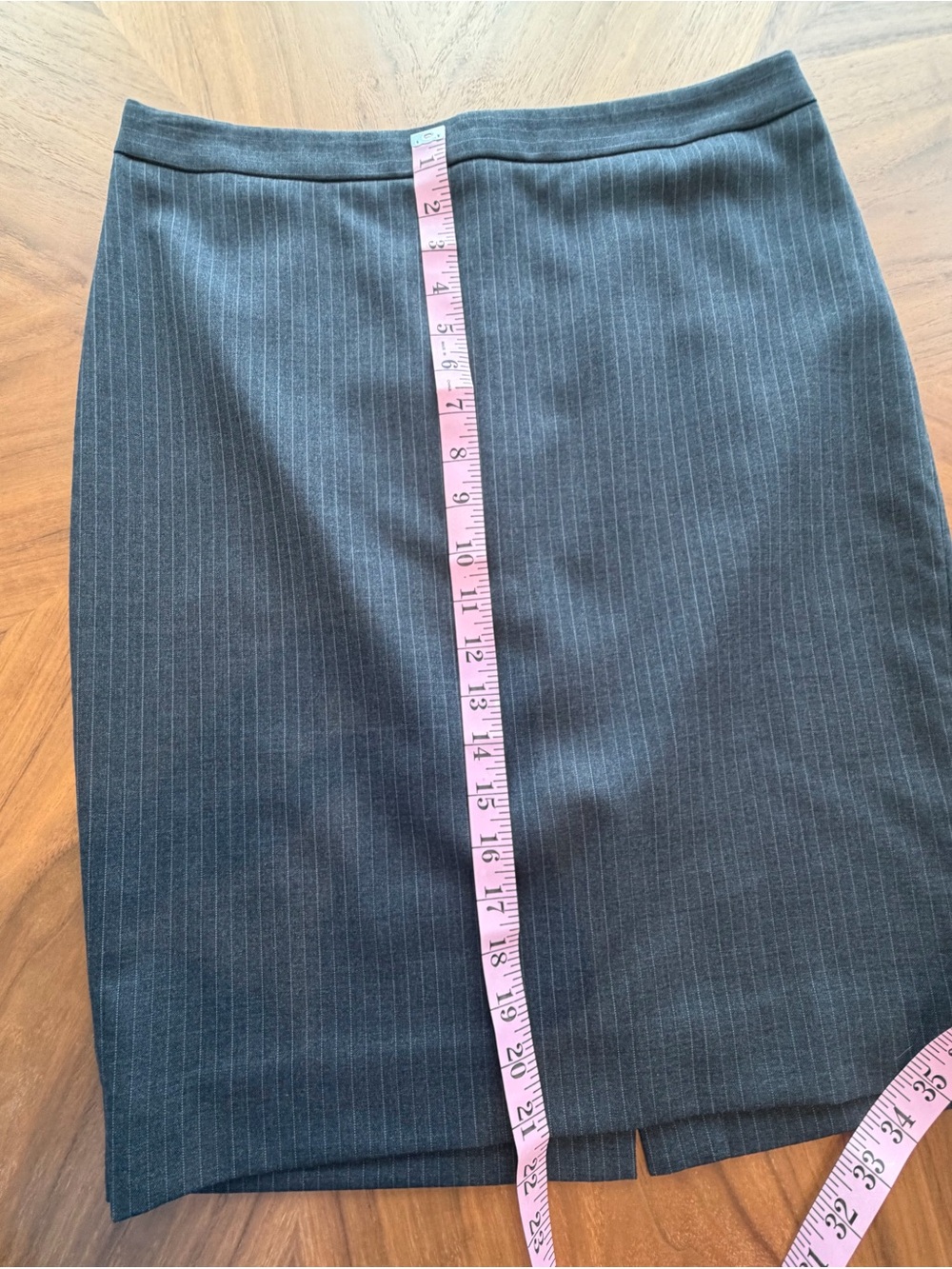 J.Crew No. 2 Pencil Skirt – Women’s Size 4 | Gray Pinstripe | 100% Wool - Picture 8 of 9